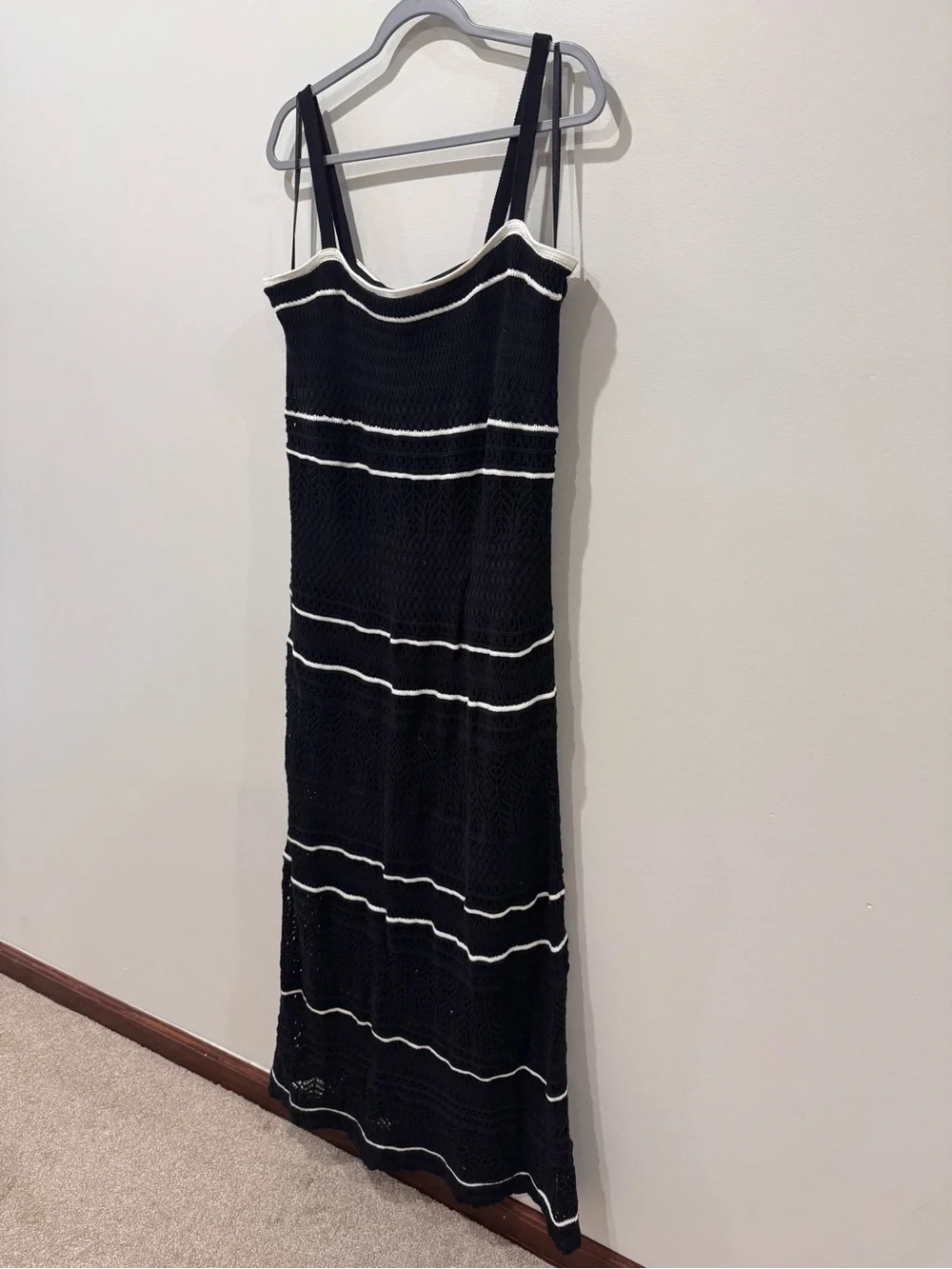 New! Abercrombie & Fitch Sz XL Black and White Crochet Knit Maxi Dress
